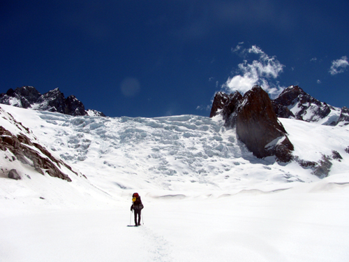 Cascada de Seracs del Glaciar Mañke.